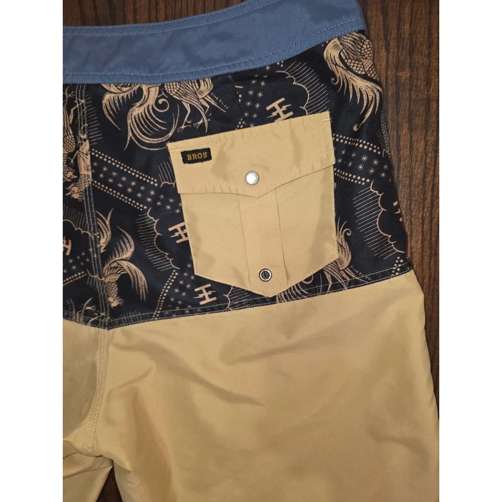 Howler Bros Men Rooster Print Board Shorts Size 33 Tan Blue swim trunks shorts